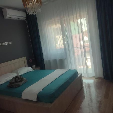 Cazare spital Fundeni Bucarest Esterno foto